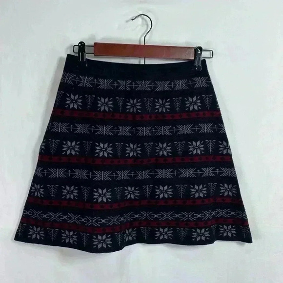 Joe B by Joe Benbasset Black, Silver & Red, Small Fair Isle Mini Sweater Skirt. - Picture 2 of 8